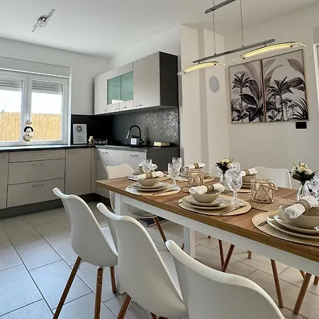 House Good Vibes Holiday home